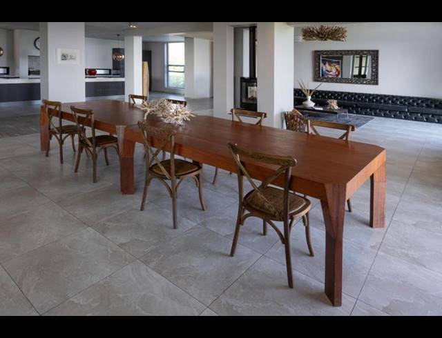 FARM FOR SALE IN KLEIN ZEVENWACHT